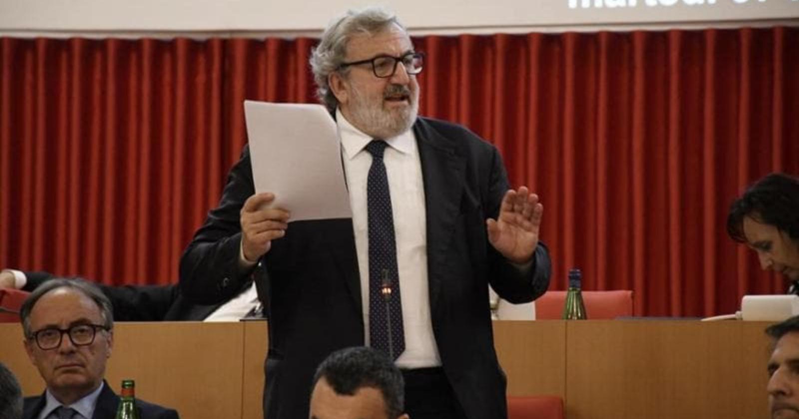 Va a vuoto la spallata del centrodestra a Emiliano che resta governatore della Puglia