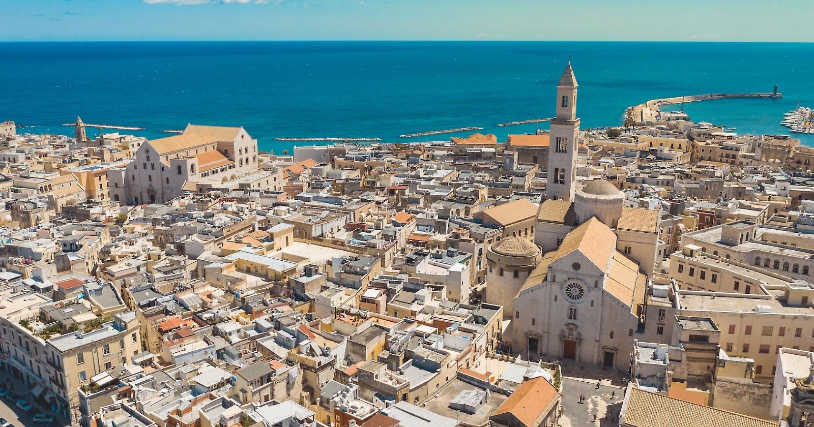 In Puglia 62 comuni al voto: a Bari 5 candidati sindaci con Pd e M5S divisi, 4 a Lecce
