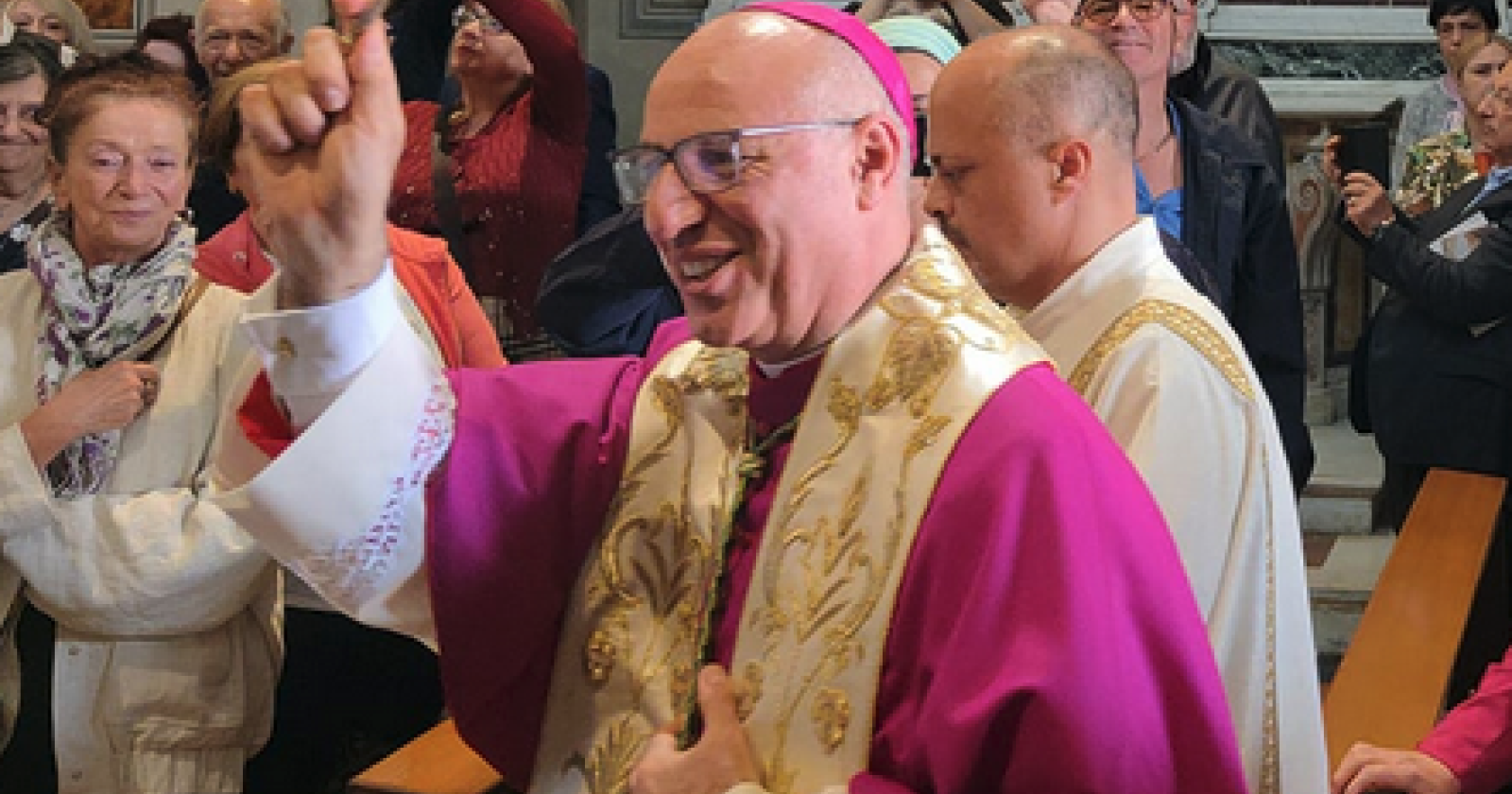 Si insedia il nuovo vescovo di Potenza, monsignor Carbonaro si rivolge subito ai giovani: «Siate creativi»