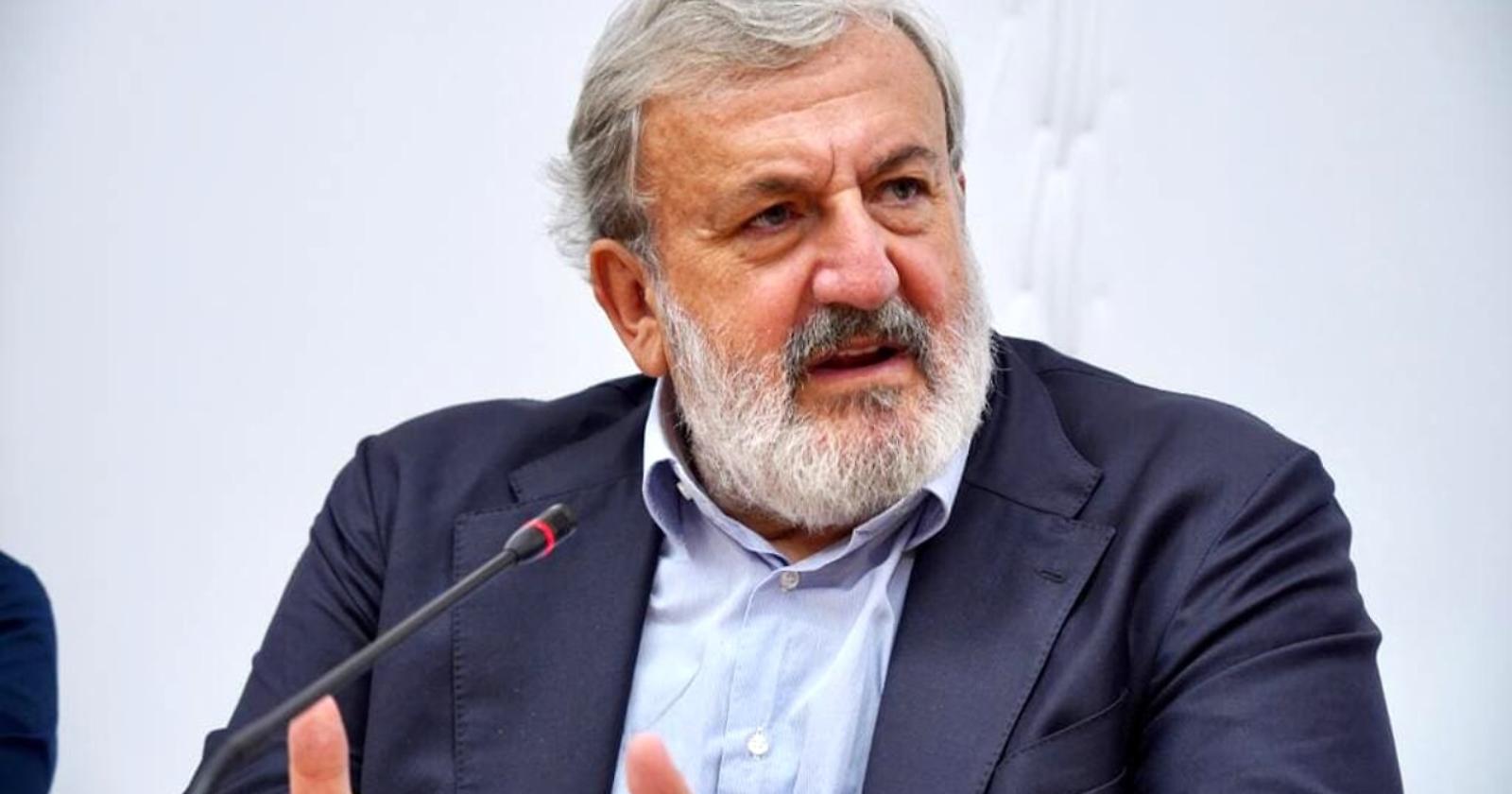 Emiliano a processo per diffamazione a ex consigliere comunale: "Ma io volevo attaccare Salvini"