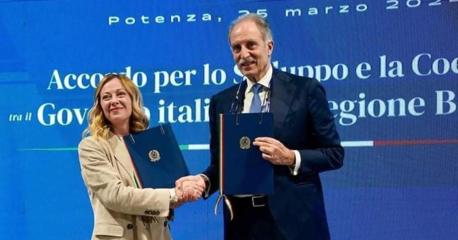 Le opposizioni all'assalto del Gen: "Dribbla i problemi e si affida alla genericità dei faremo"