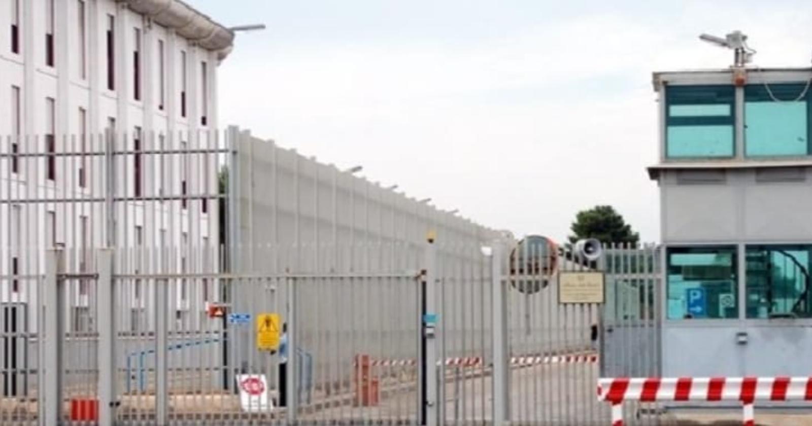 Istituti penitenziari o piazze di spaccio? 