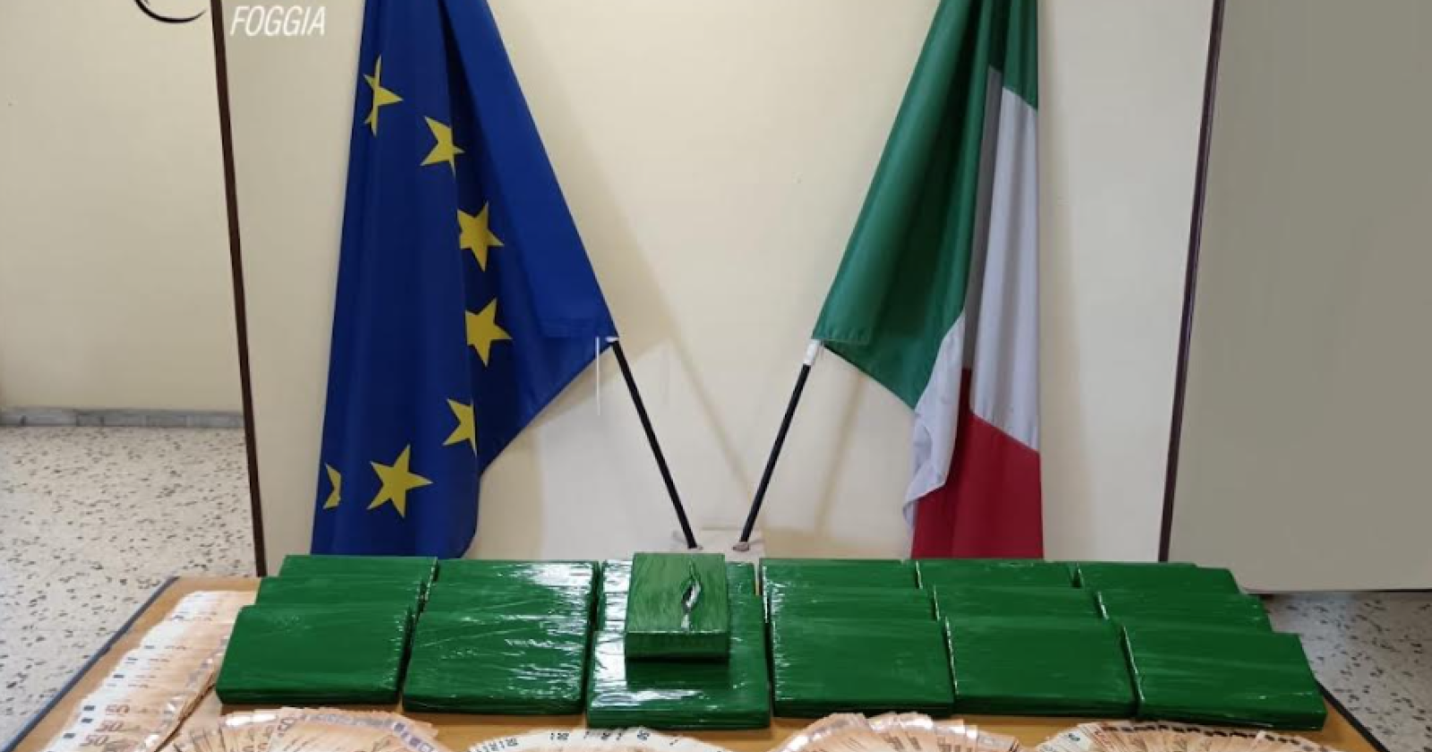 Colpaccio dei Carabinieri a Lesina con il sequestro di 25 chili di cocaina, 37 mila euro in contanti e 3 arresti
