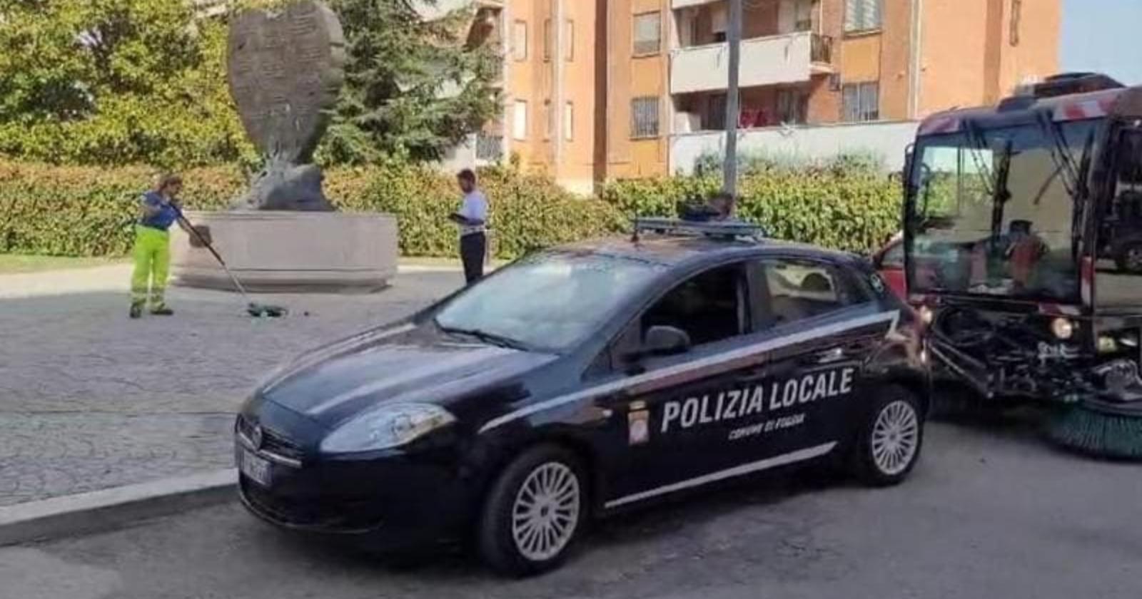 "Vandalismo a Foggia: Il Monumento di Viale Giotto Nuovamente Sotto Attacco"