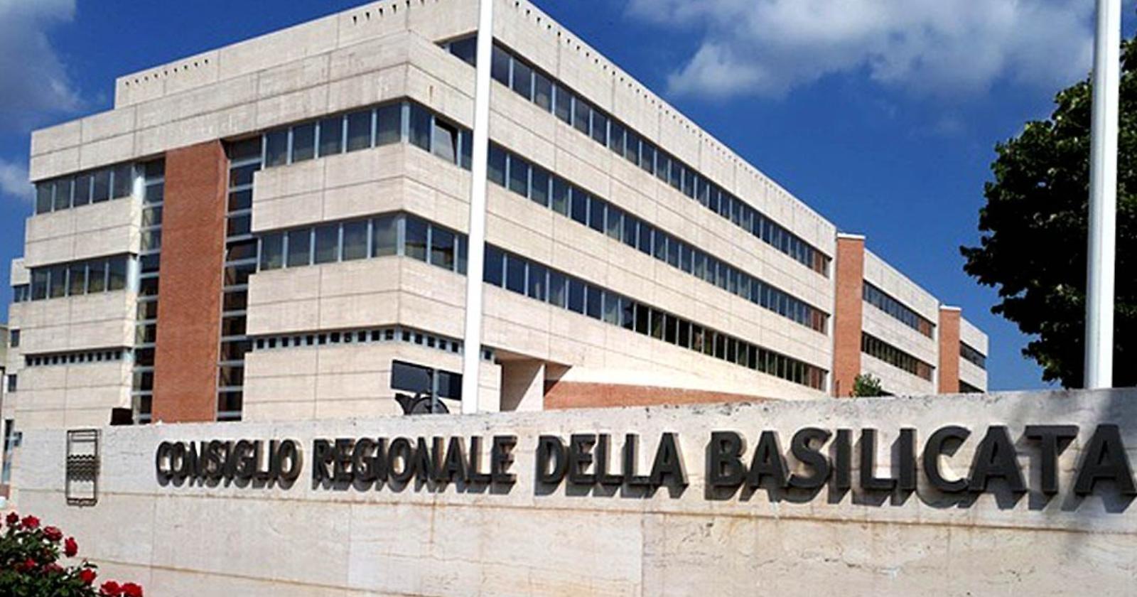 Basilicata: La Petizione Contro l'Aumento dei Costi della Politica 