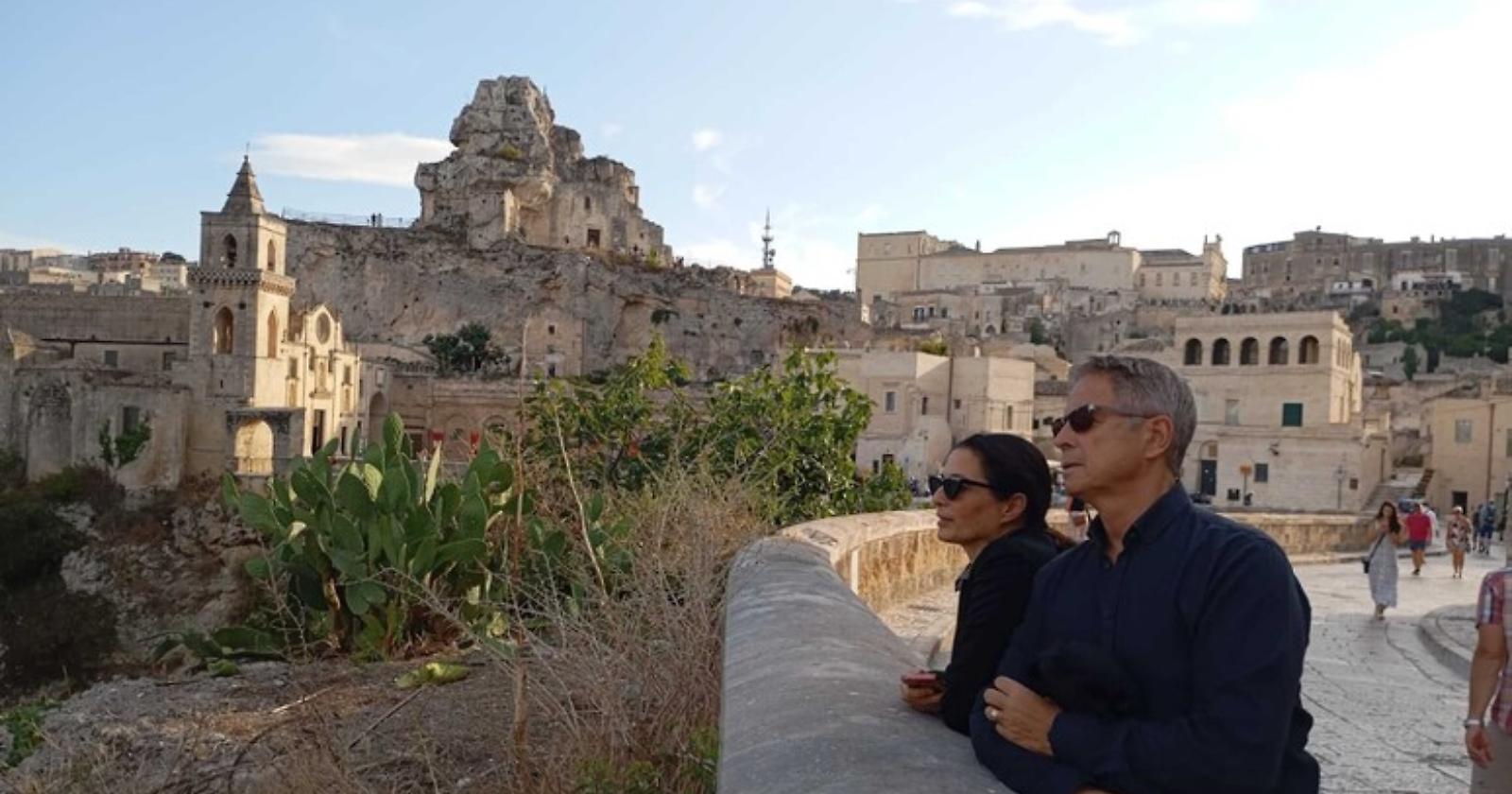 L'amore migliora la vita: Matera diventa il palcoscenico di una nuova dramedy 