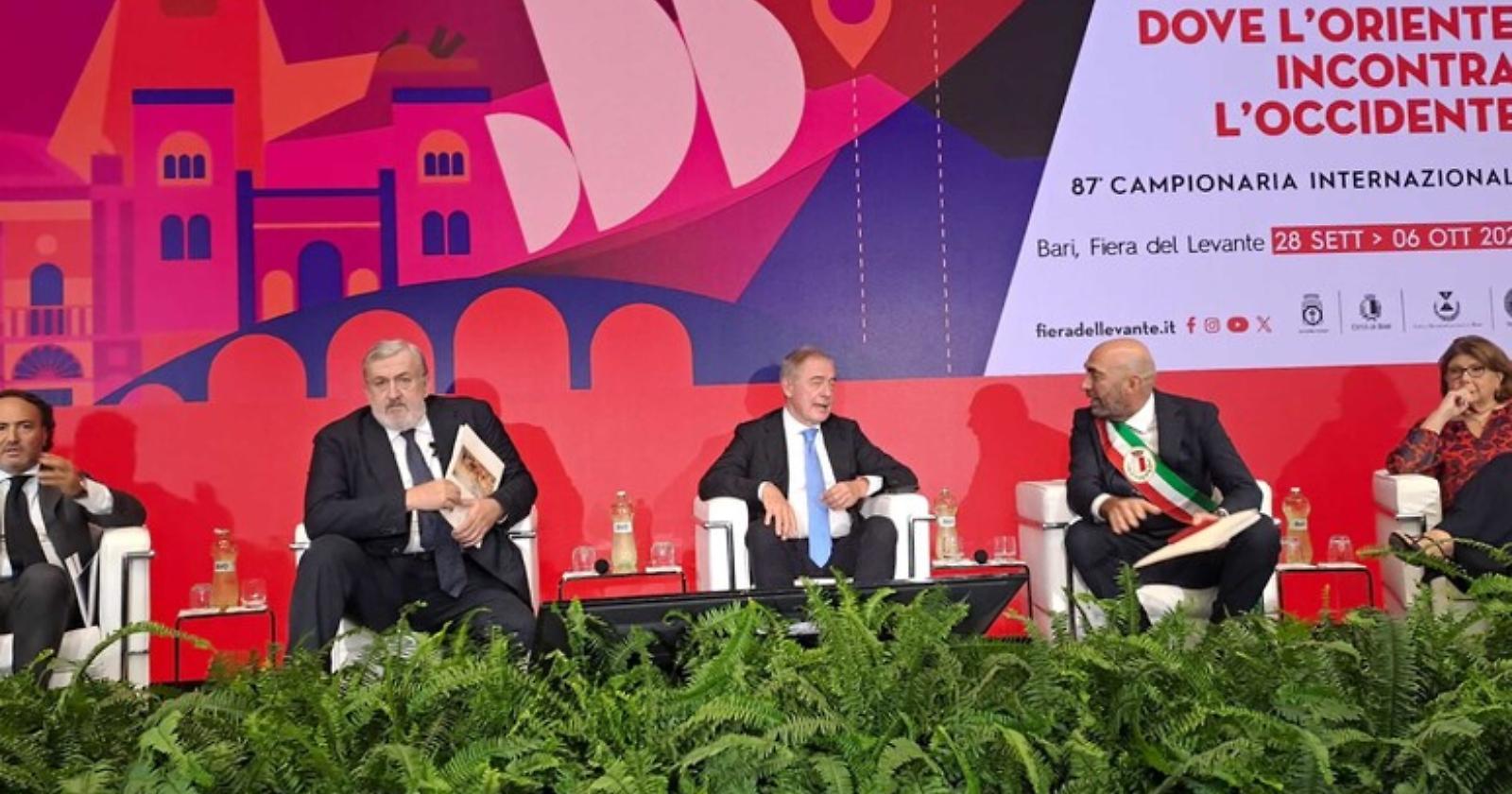 Meloni buca la Fiera del Levante, Emiliano: «Sfugge alle verità, si è persa un'occasione»