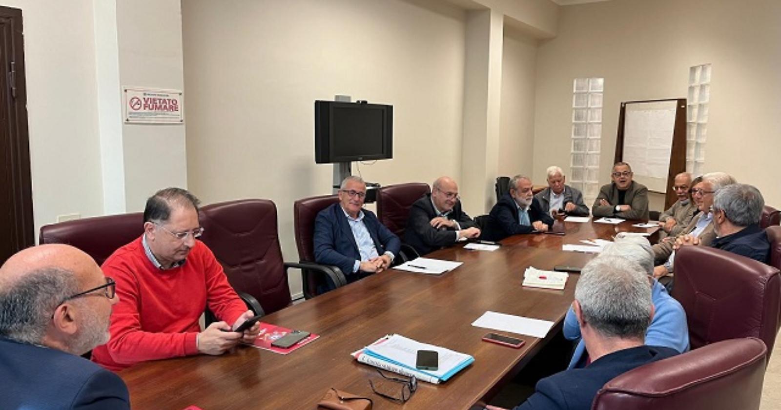 Sanità lucana, medicina territoriale e molto altro: Latronico incontra i sindacati