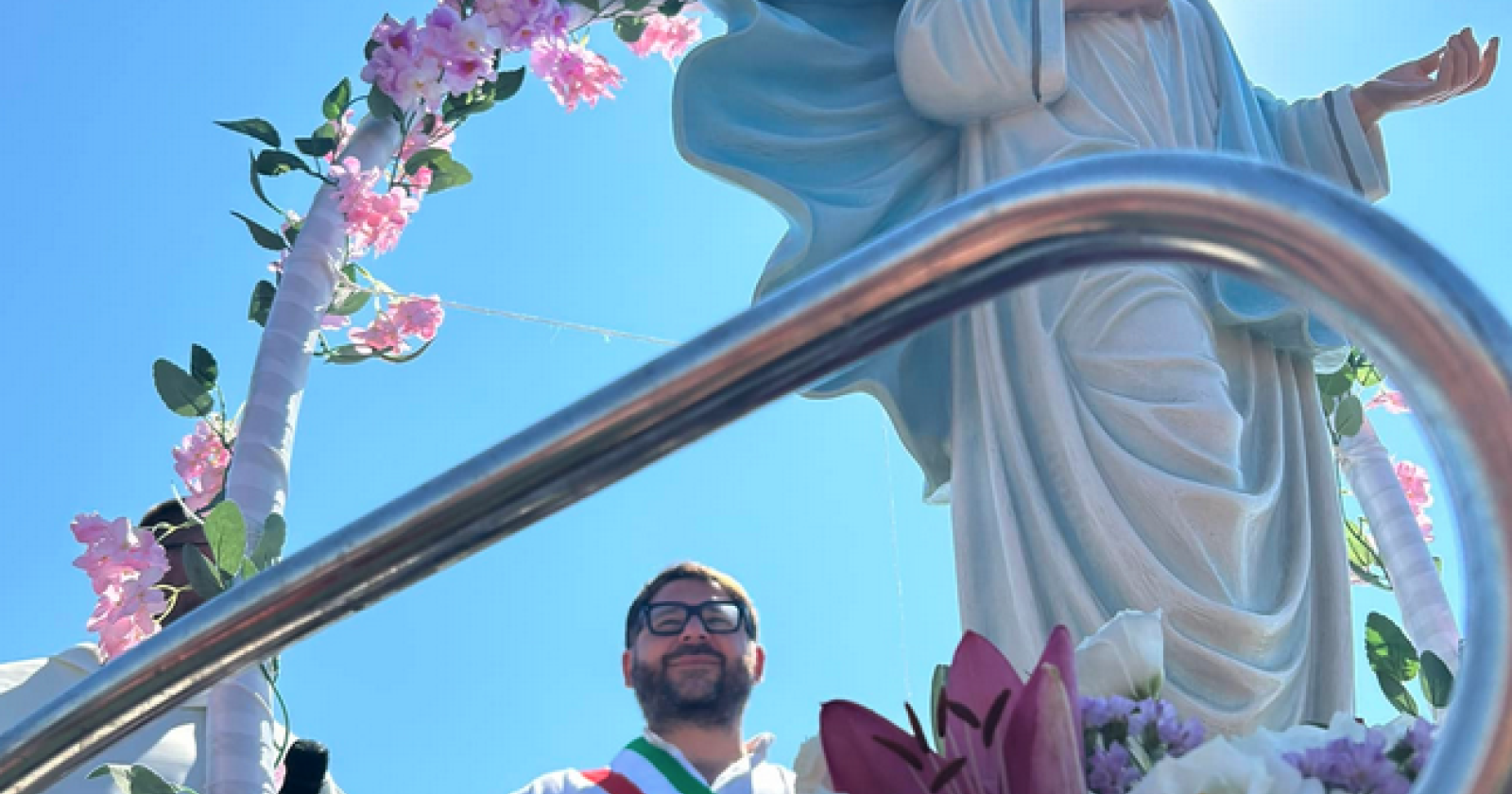 Scanzano, l'inchino della Madonna per gli Scarcia: il sindaco Cariello nei guai. Lui: «Controllate se non ci sia la mano dei miei detrattori»
