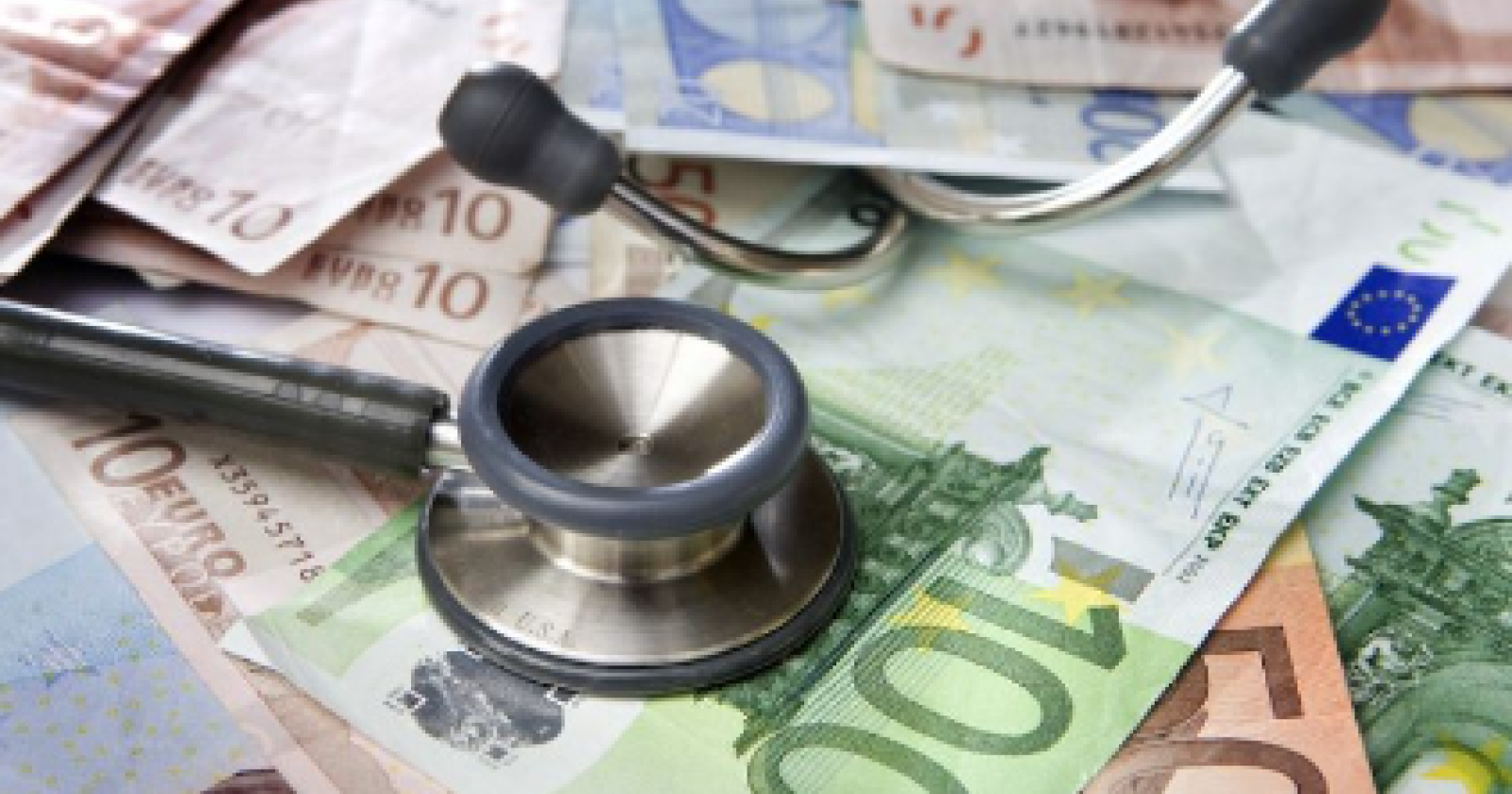 Rapporto Gimbe, la sanità pubblica arranca: chi può paga le prestazioni di tasca propria altrimenti rinuncia a curarsi