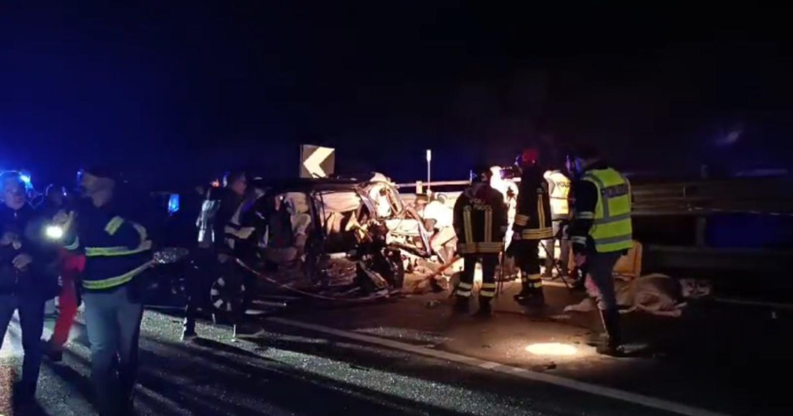 La morte in campo dopo la partita tra Potenza e Foggia: tre tifosi foggiani perdono la vita in un incidente stradale