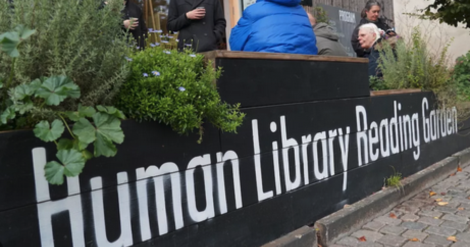 Dalle Human library ai sensitivity reader: il mondo moderno-antico del libro