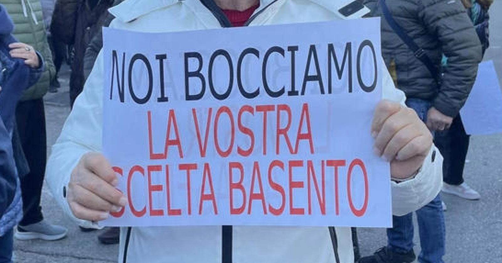 Acqua del Basento? «Non a scuola»: le richieste dei genitori 