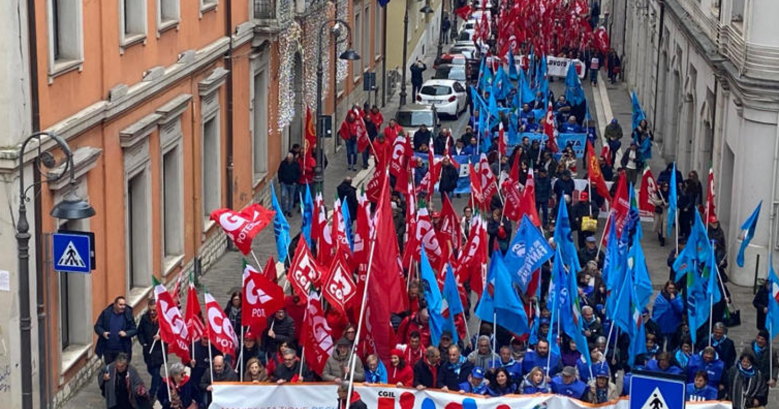 Cgil e Uil in piazza a Potenza, Basilicata 'sud del sud'