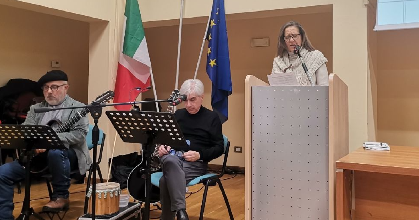 Un successo a Melfi la presentazione del libro "Nostra Regina dei burroni e delle mosche" di Mimmo Sammartino