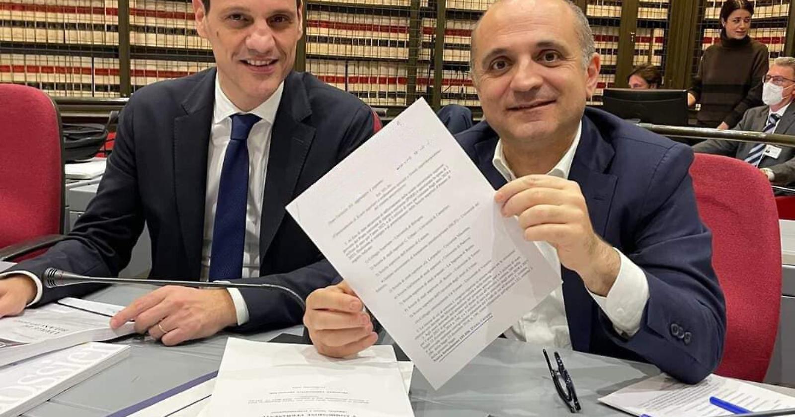 Ottima Manovra di Andrea Caroppo e Mauro D'Attis: più voli da e per Brindisi e a prezzi più bassi 