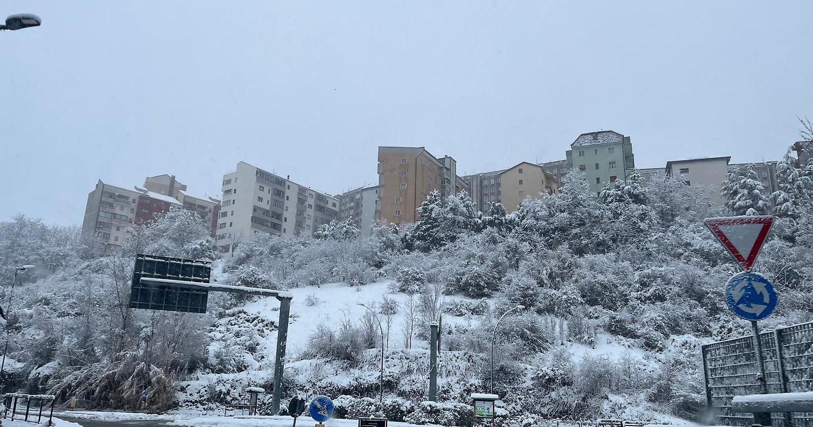 Emergenza neve, nel Potentino oltre 100 interventi dei Vigili del Fuoco