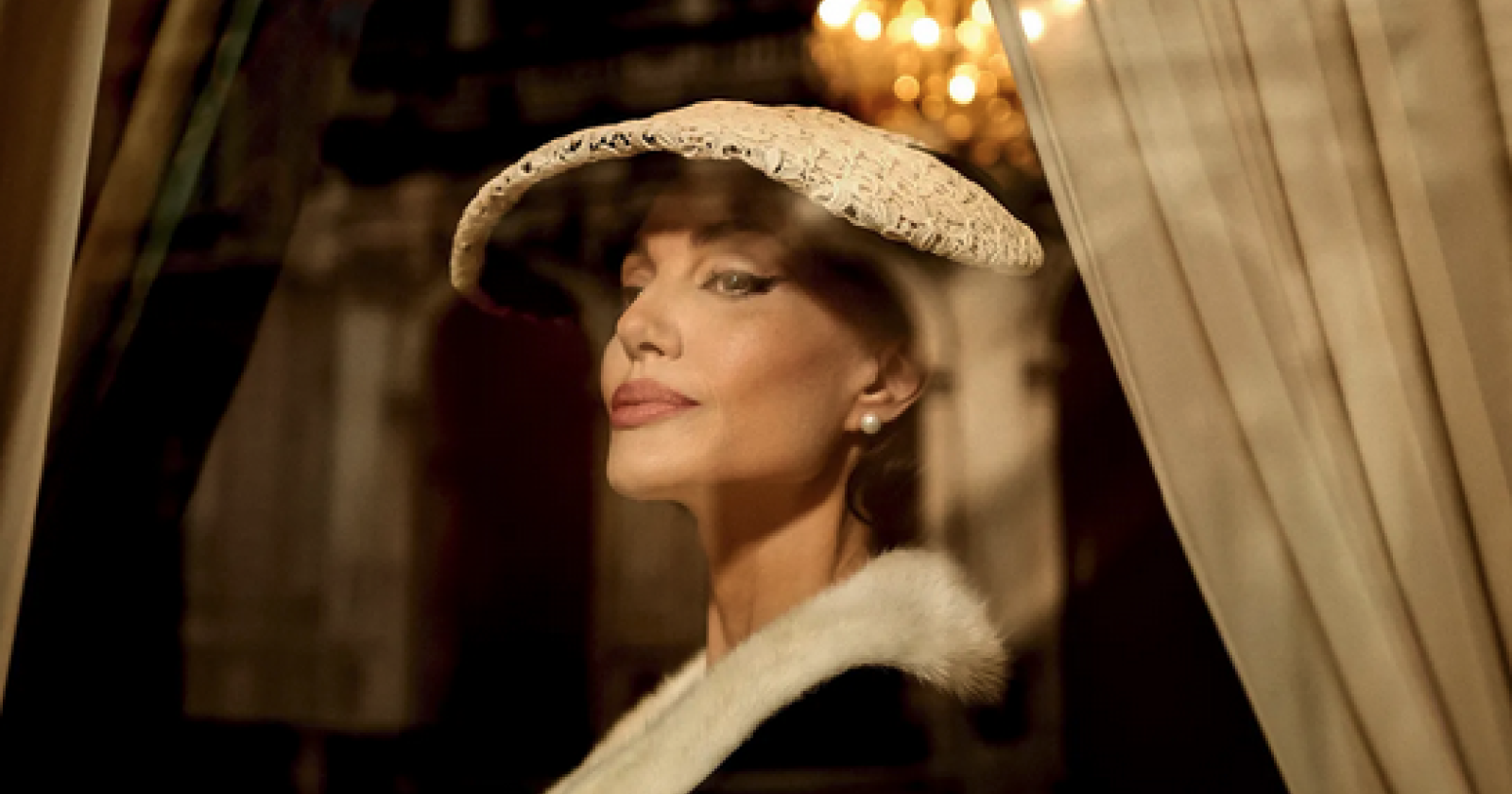 "Callas" quando la banalità aspira alla deità