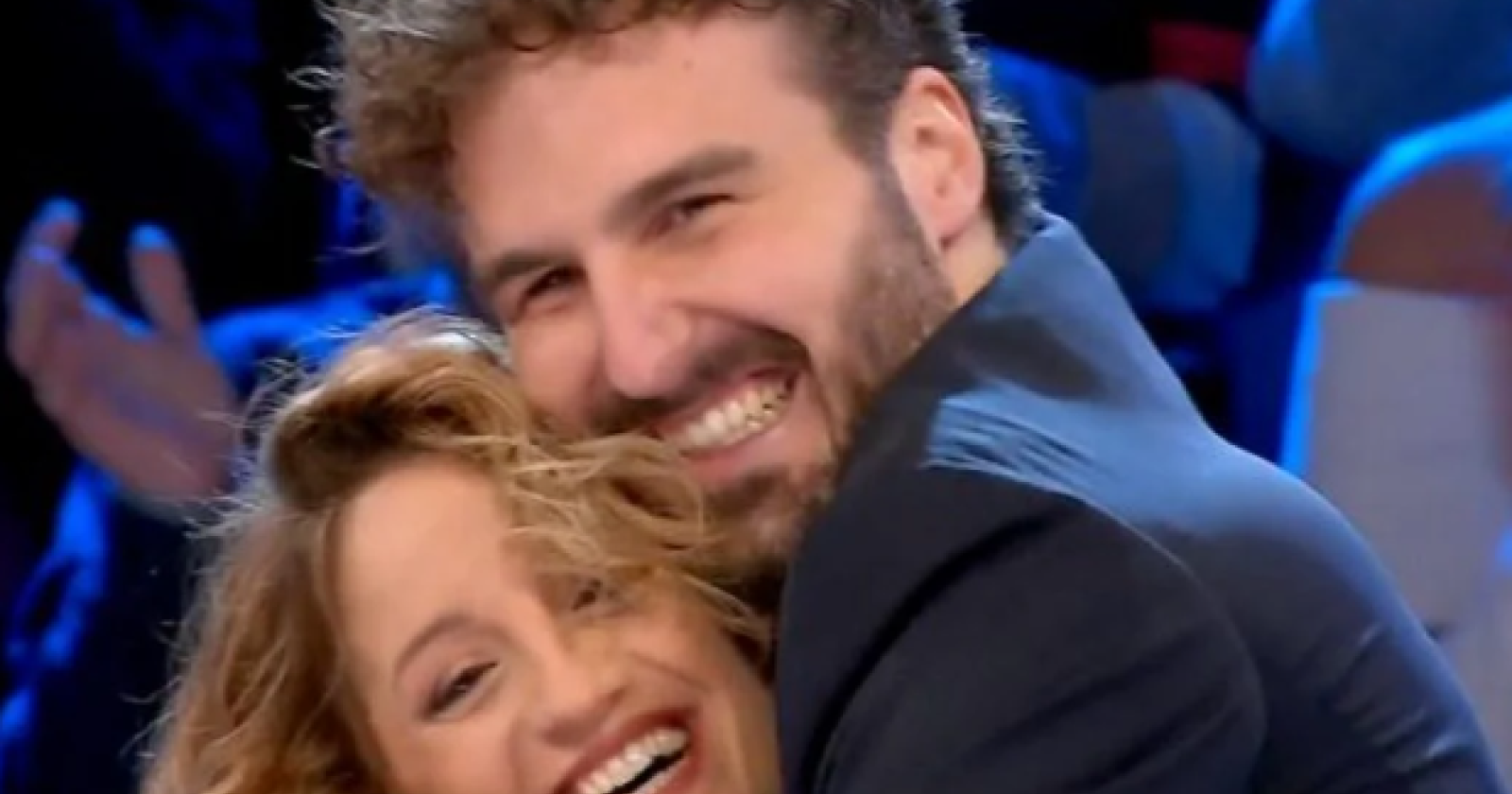 Affari Tuoi su Rai 1: Erasmo da Matera festeggia con un ricco premio da 100mila euro 