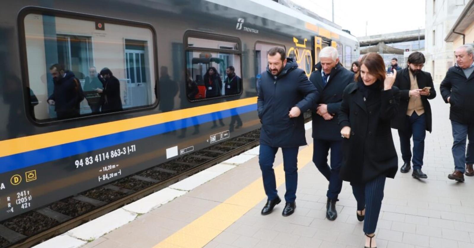 Consegnati due nuovi treni regionali, Pepe: "Trenitalia sta rispettando il cronoprogramma"