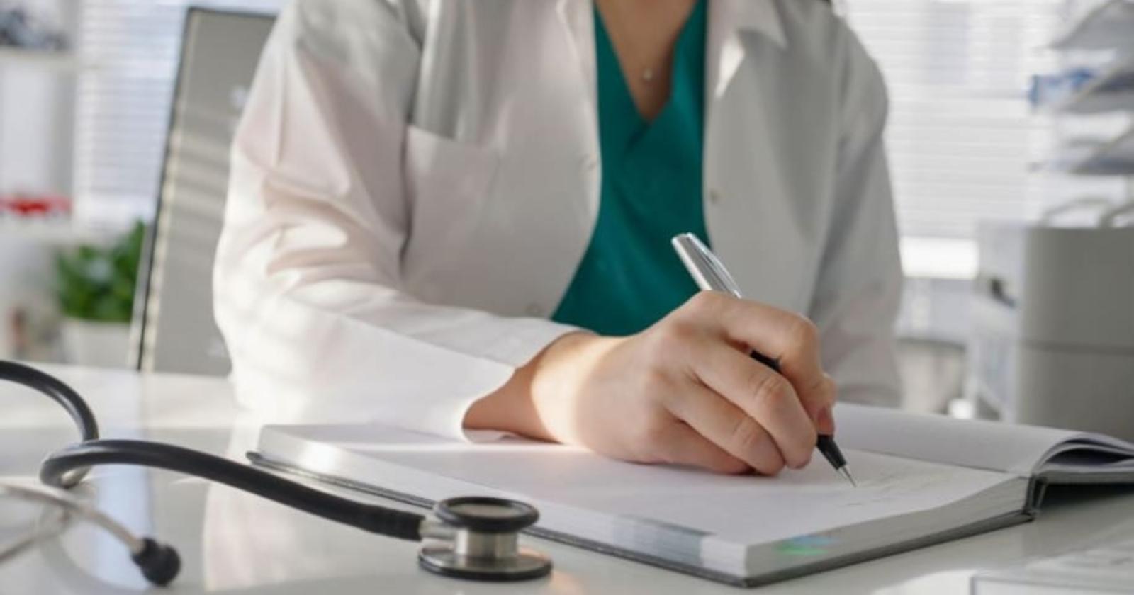 Medico di famiglia: per l'88,9 per cento degli italiani è un baluardo di prossimità 