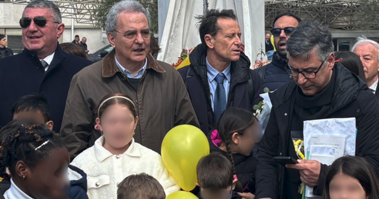 Chiorazzo e le dimissioni per allontanare i conflitti di interesse: «Auxilium a mio fratello». Ieri era a Roma per la Giornata mondiale dei bambini, sotto le insegne della coop. Ricomparirà anche allo