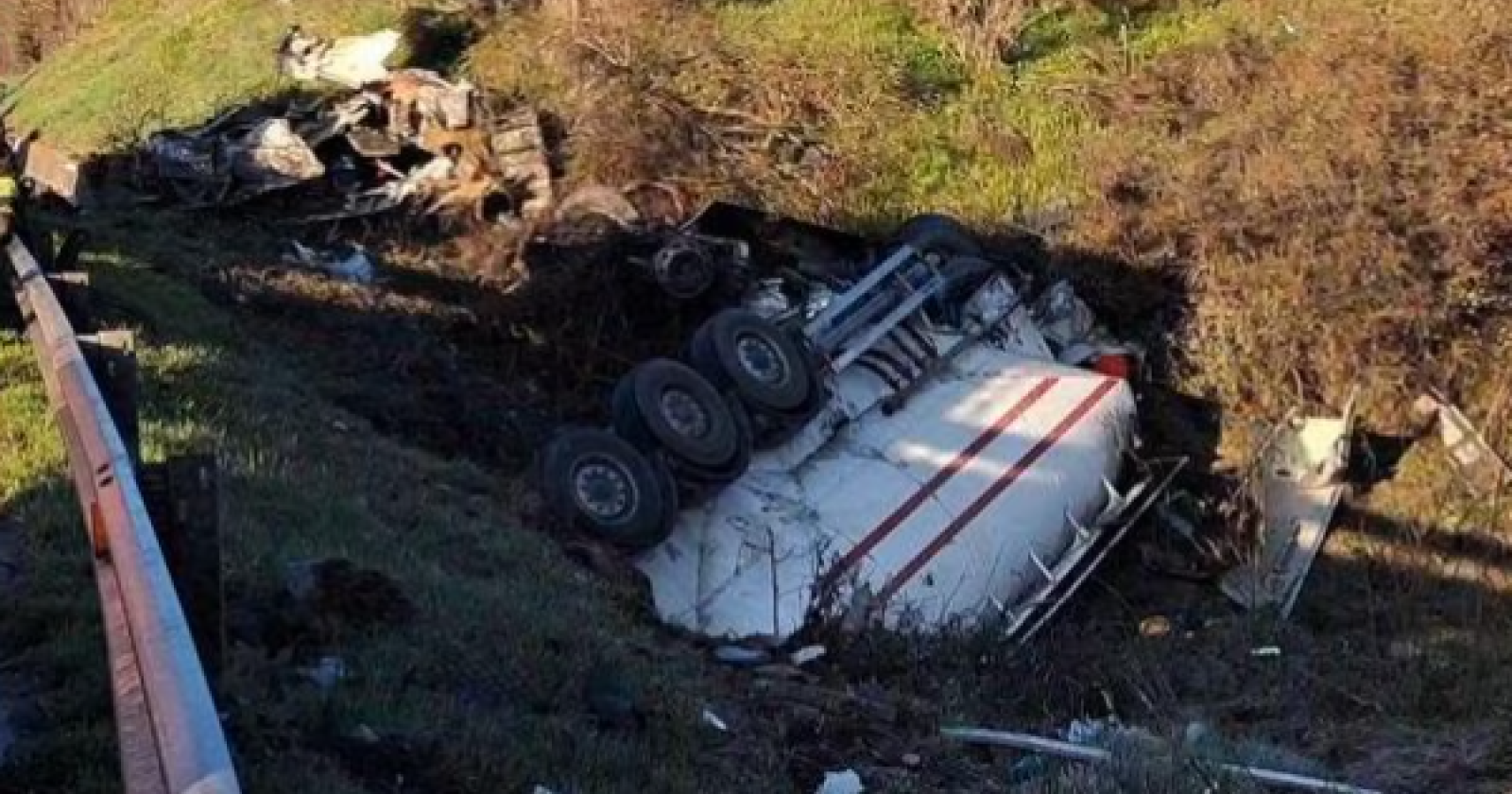 Tir finisce fuori strada tra Tito Scalo e Potenza Ovest: deceduto il conducente 
