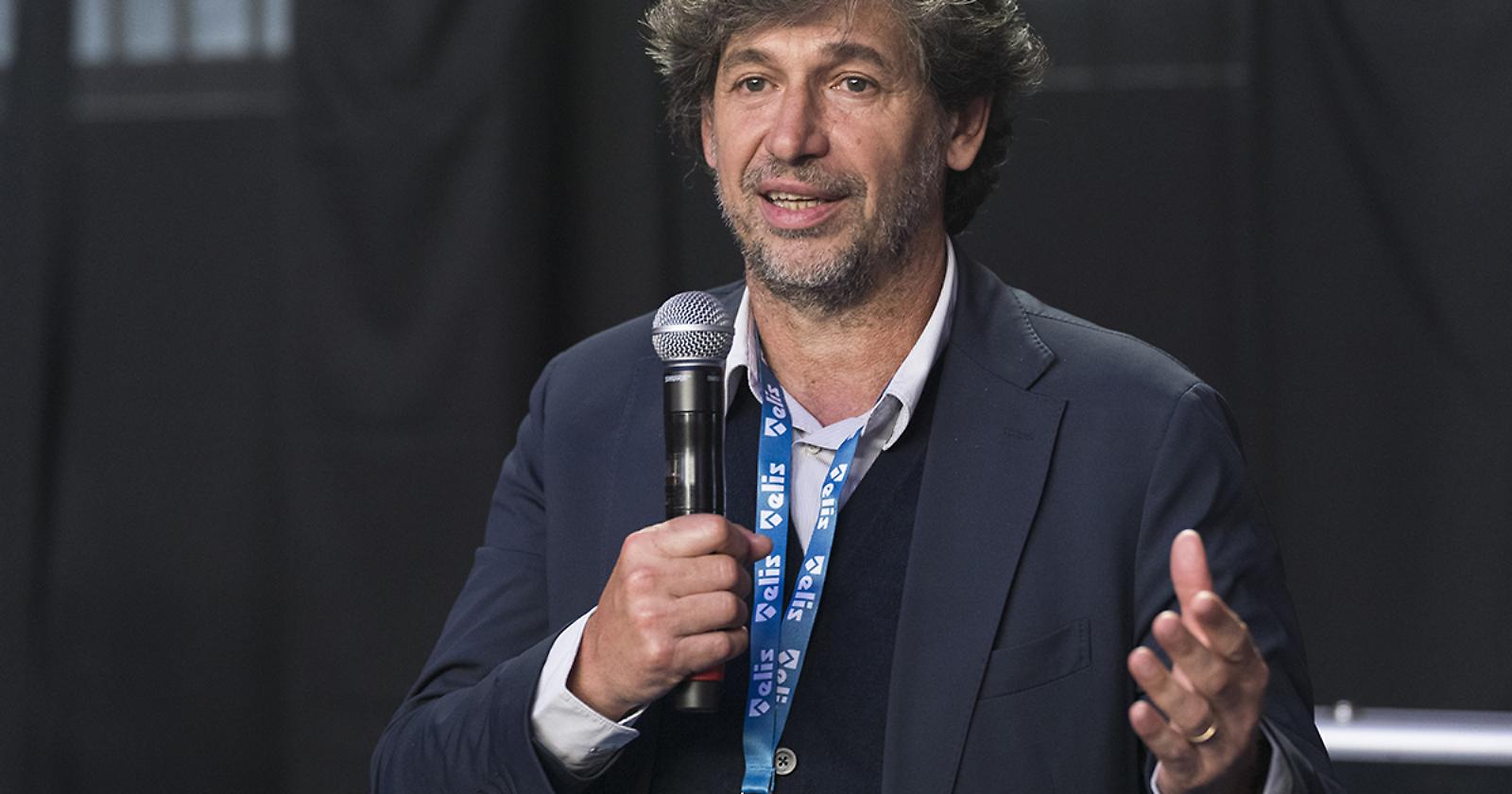 Albertini si racconta, partendo dal suo debutto da ventenne a Foggia in Italia - Cipro 