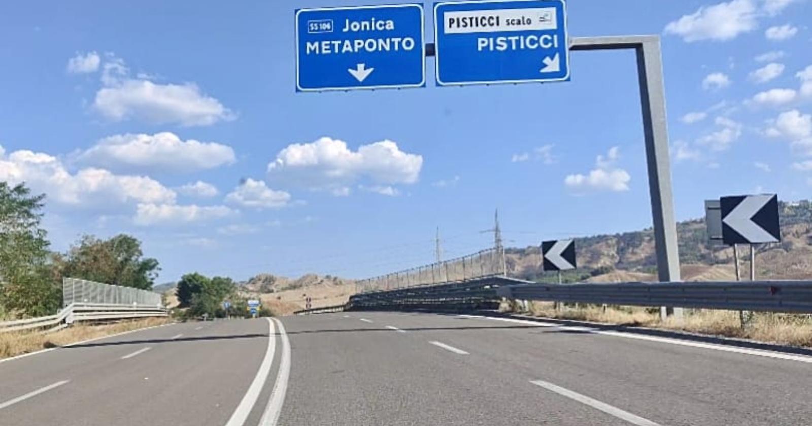 Momenti di paura sulla Basentana: 80enne in stato confusionale tenta il gesto estremo