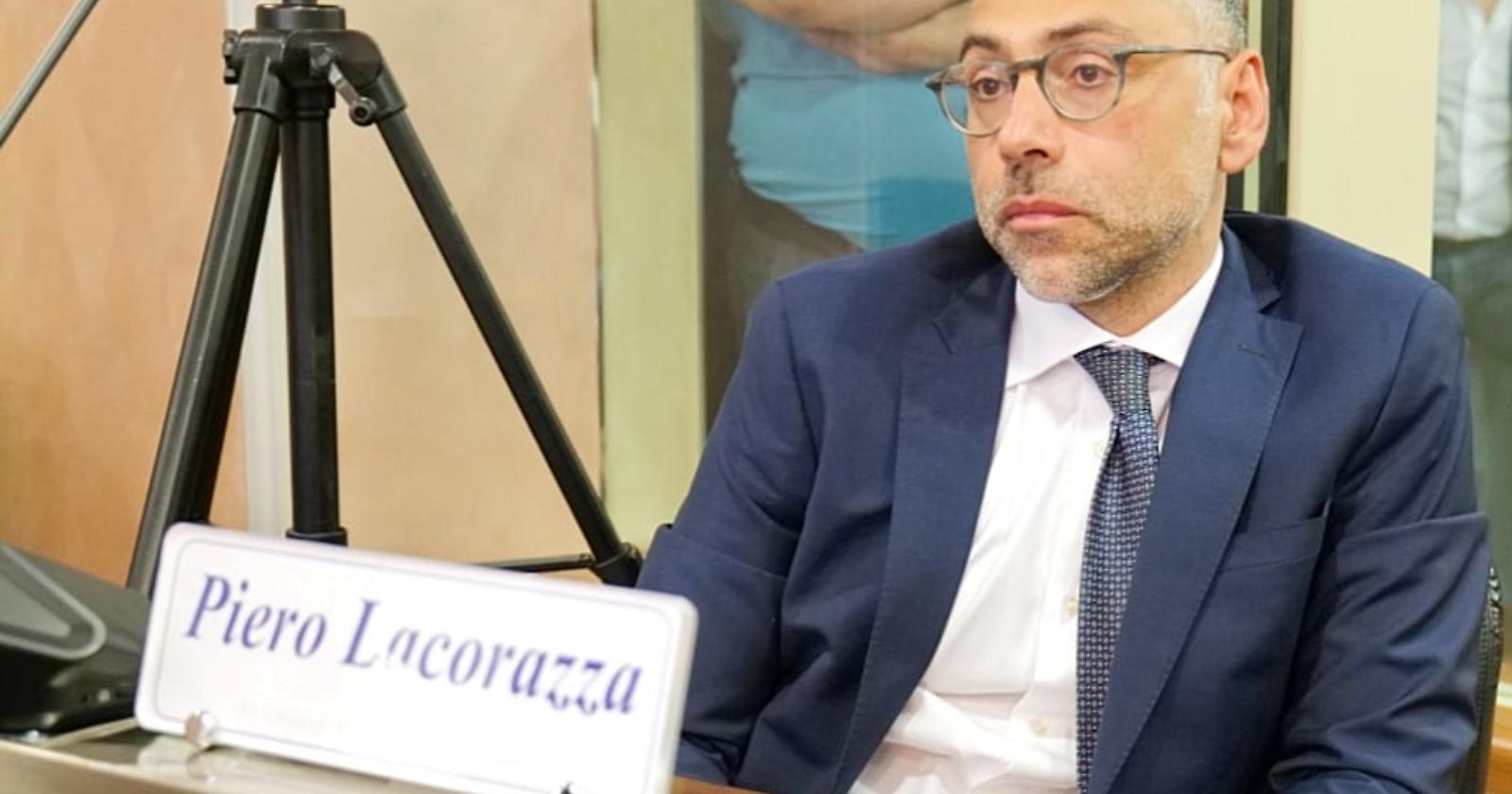 Sanità lucana, l'affondo di Lacorazza per galleggiare nell’opposizione