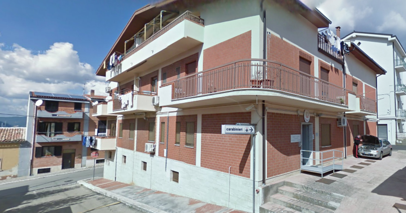 Piccoli borghi in pericolo. La setta criminale degli incappucciati alza il tiro a Rocchetta, rapinando di notte l'anziana mamma dell'ex sindaco