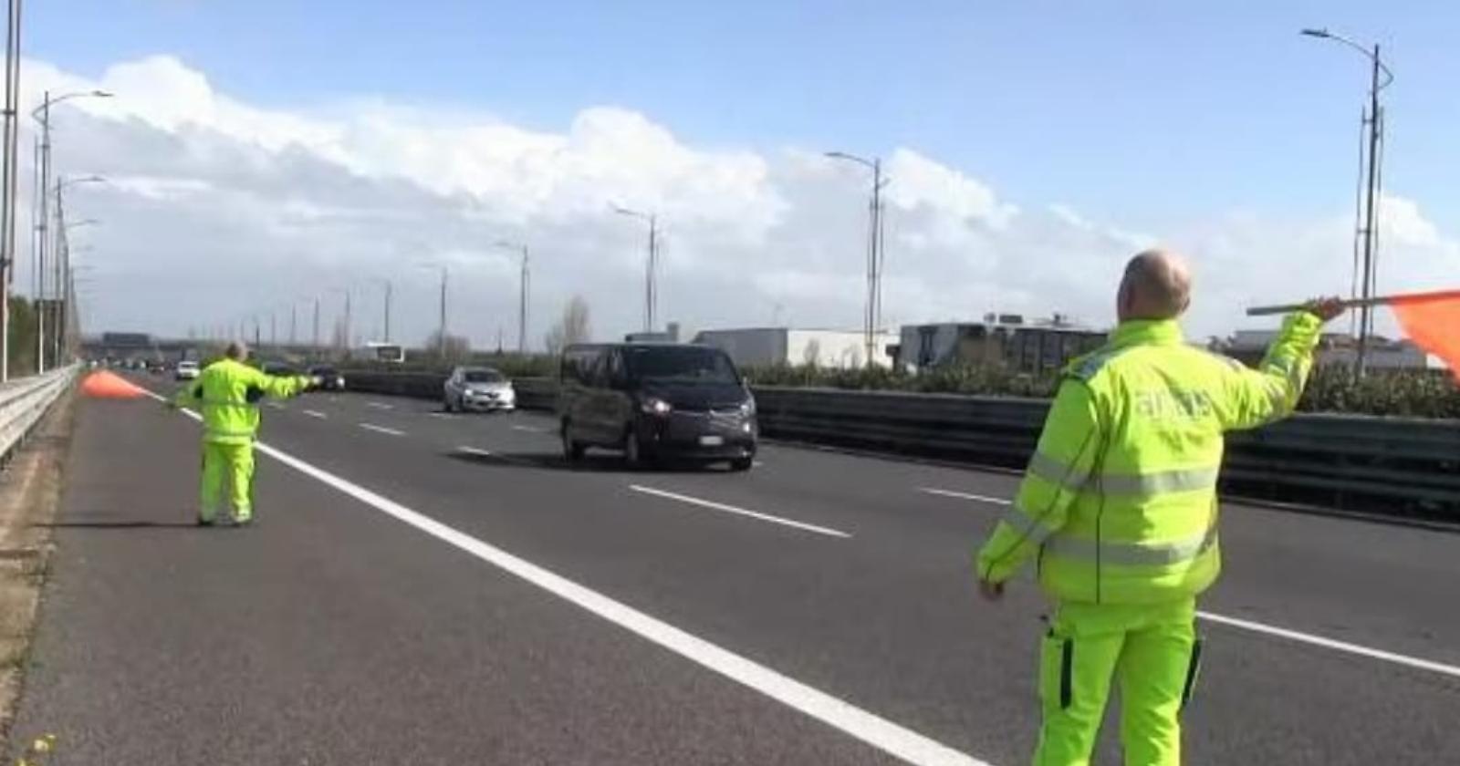 Traffico da bollino rosso, weekend di spostamenti sulla rete autostradale 
