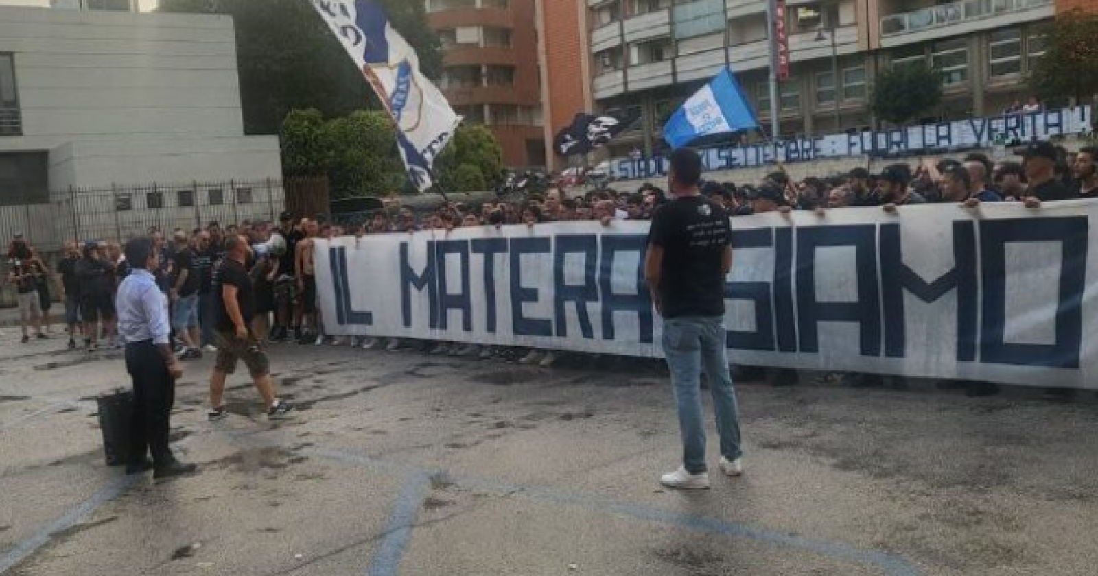Serie D, sfuma l'iscrizione al campionato per l'Fc Matera. Nicoletti: "Amministrazione è e sarà al fianco dei tifosi e degli imprenditori che hanno a cuore le sorti del calcio"