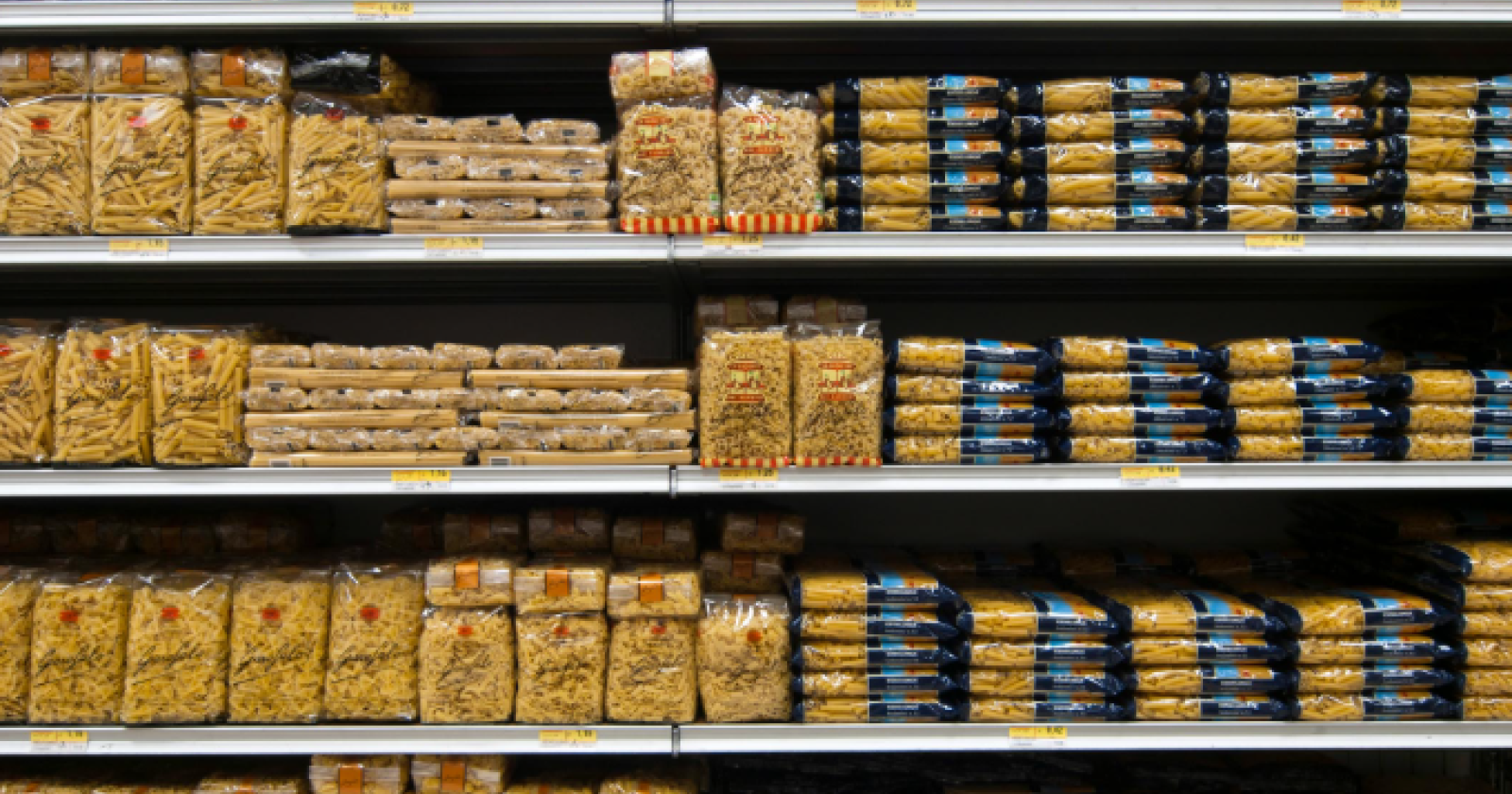Pasta alle stelle, ma i produttori di grano restano al palo: “Prezzi triplicati sugli scaffali, riconoscimenti fermi a vent’anni fa”