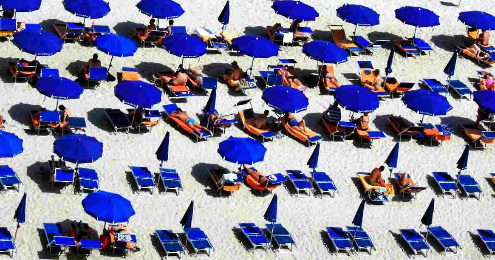 Caro-vacanze 2025: più 30 cento rispetto al 2019, cambia il calendario delle ferie degli italiani