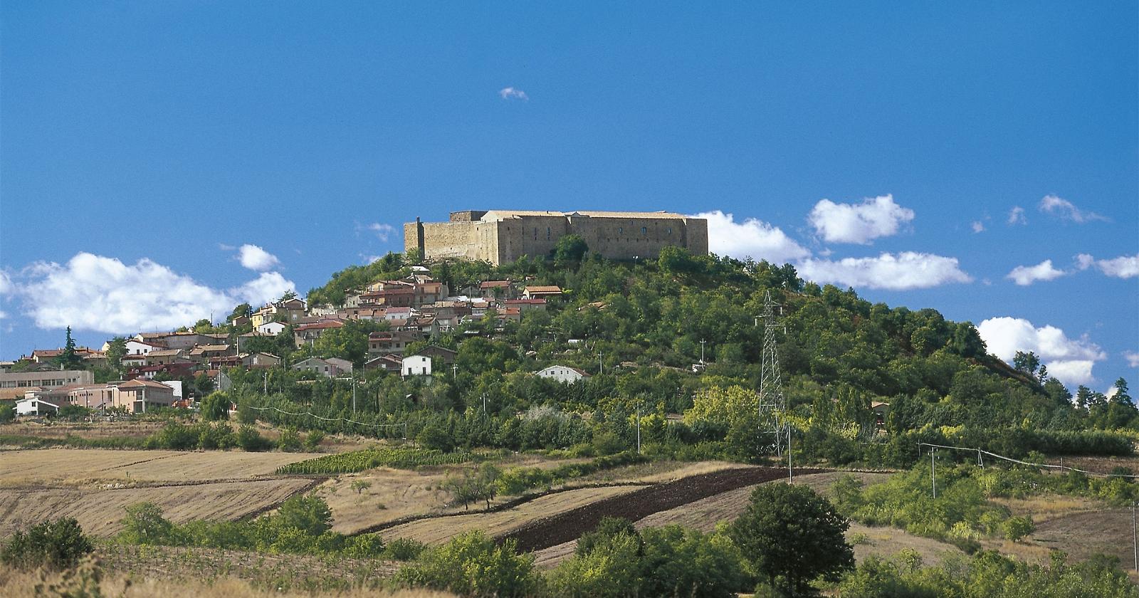 Un Ferragosto tra storia e spiritualità: a Lagopesole torna “Babylonica”