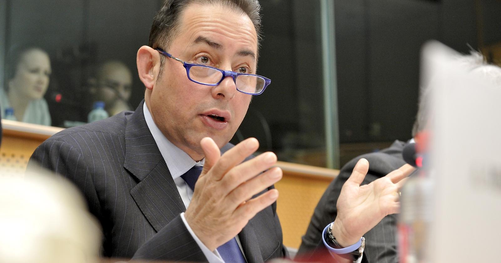 lauria commissariata dopo le dimissioni di gianni pittella: campanaro sospende il consiglio e nomina d’alessio