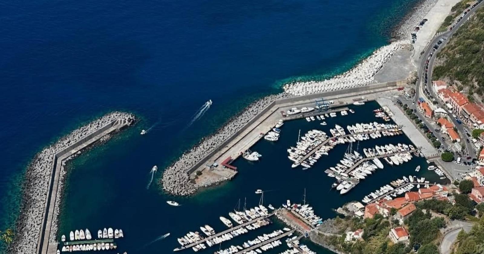 Porto di Maratea, la protesta cresce: raccolte 1.800 firme. "No alla privatizzazione"