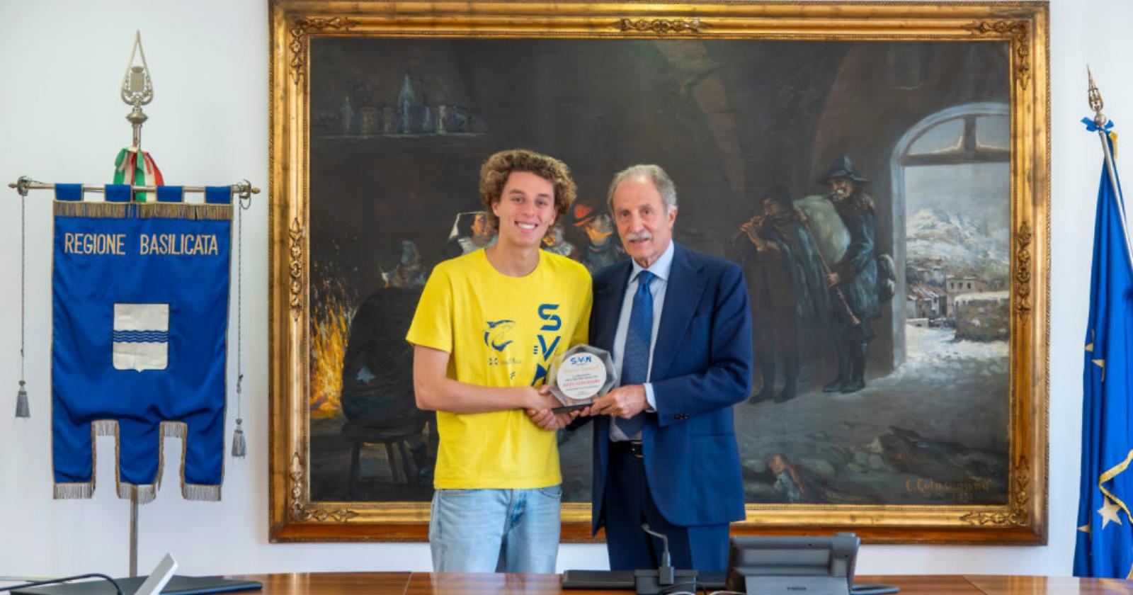 Il cuore d’oro di Filiano ricevuto da Bardi: così Matteo Telesca incanta l’Italia del nuoto