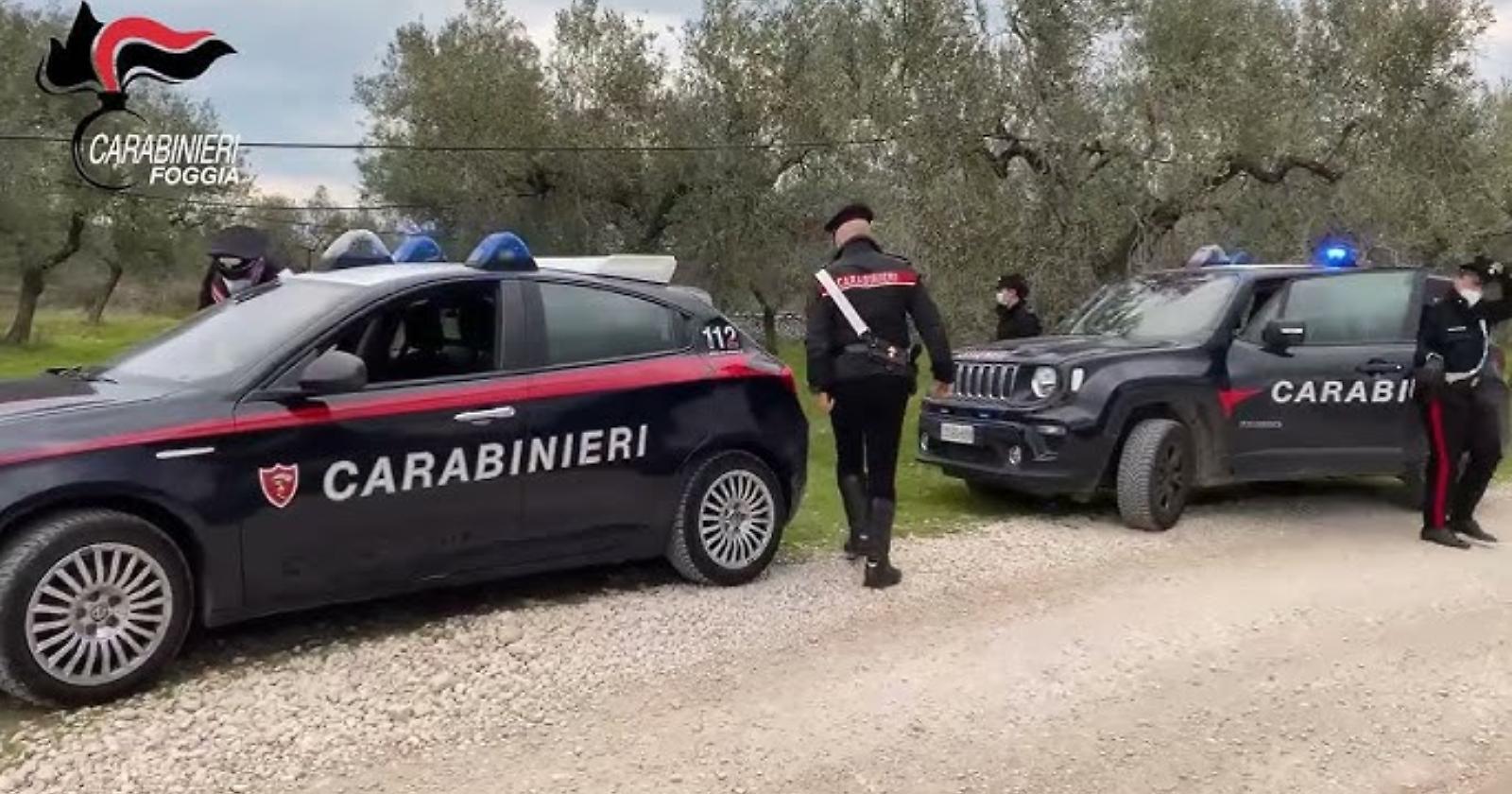 omicidio a borgo mezzanone: ucciso a coltellate nel ghetto, carabinieri indagano