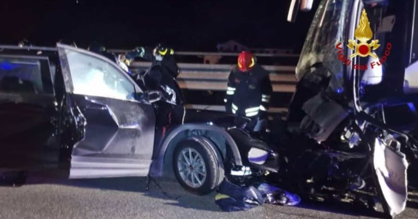 Marsico Nuovo, ancora sangue sulla Fondovalle dell’Agri: 50enne perde la vita nel frontale con un bus