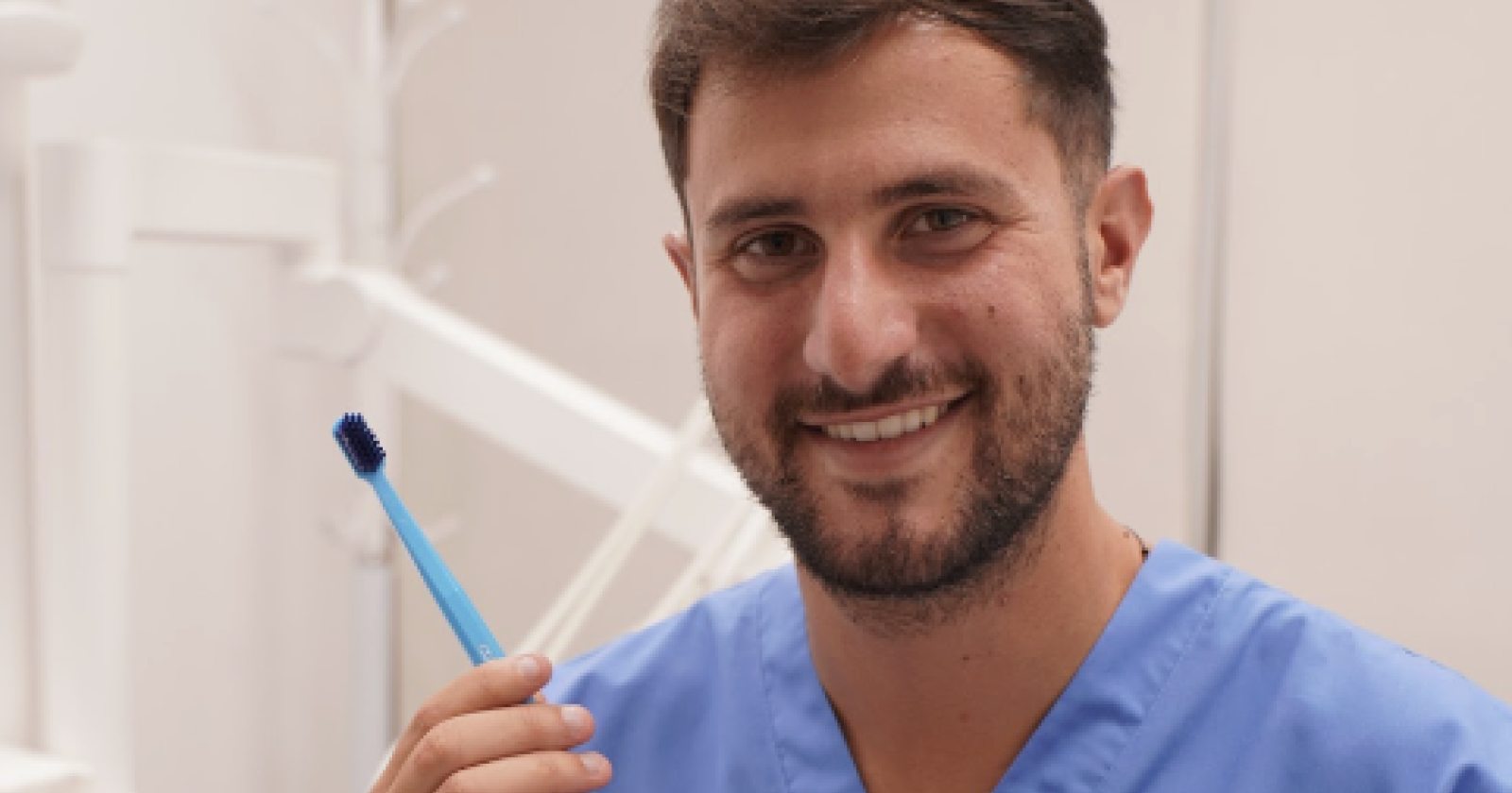 Marco Memoli racconta perché sempre più italiani scelgono Tirana e la migliore clinica dentale in Albania