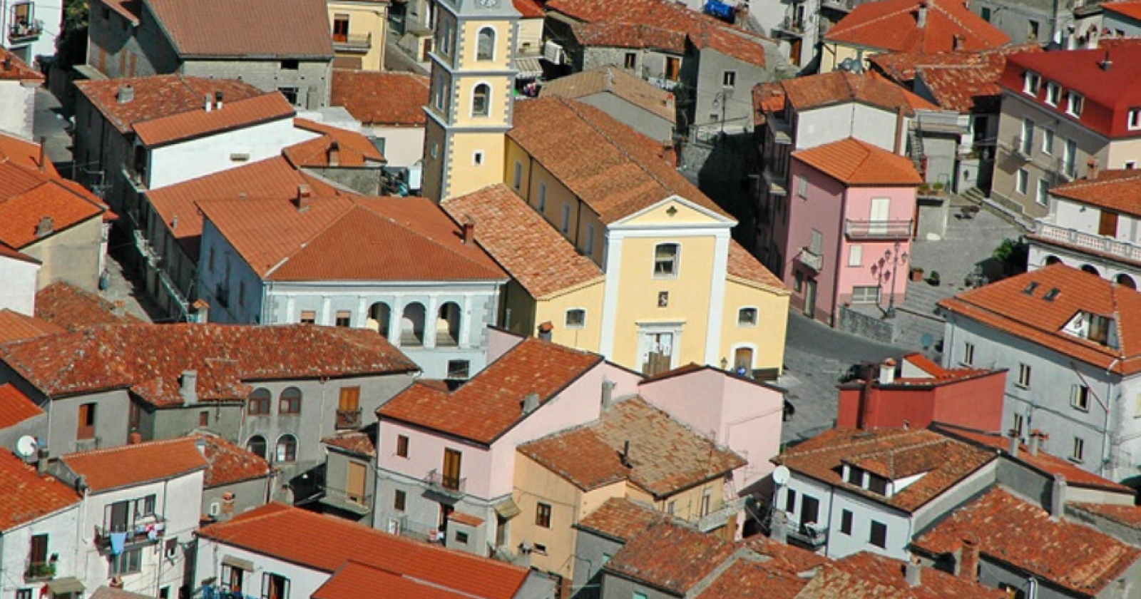 San Severino Lucano di nuovo senza rete: cittadini esasperati, Vodafone sotto accusa