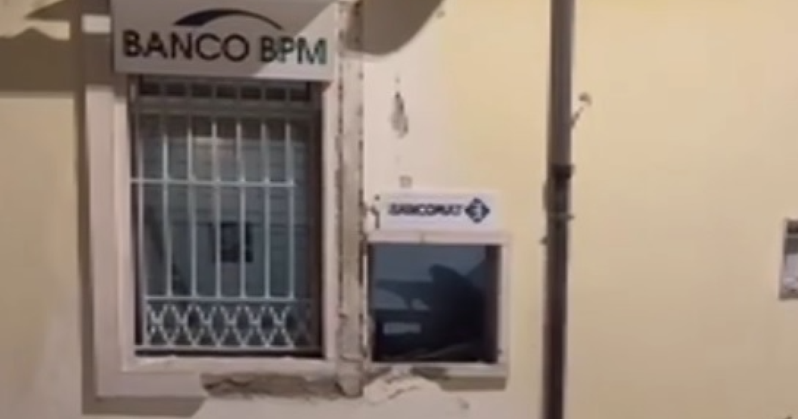 Assalto al bancomat della Bpm a Pescopagano: indagano i carabinieri