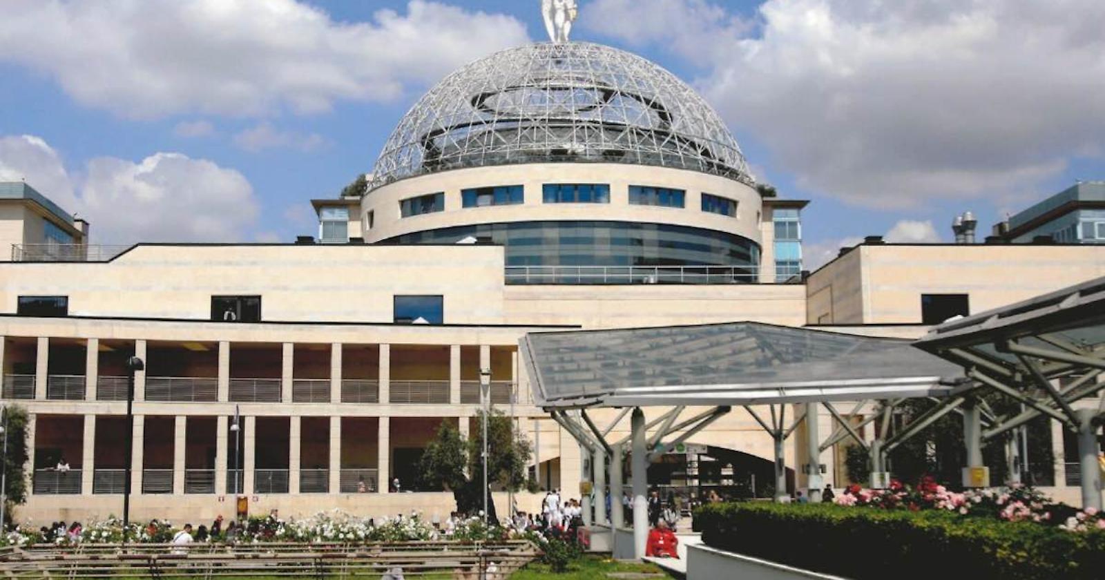 Caos al San Raffaele: infermieri interni esortati ad evitare i turni con la coop Auxilium Care