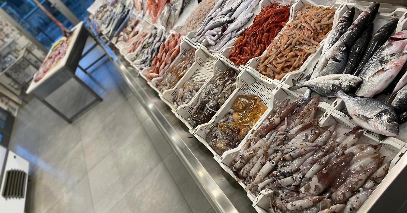 Vongole e panettone: gli italiani spenderanno 3,5 miliardi di euro per il cenone di Natale