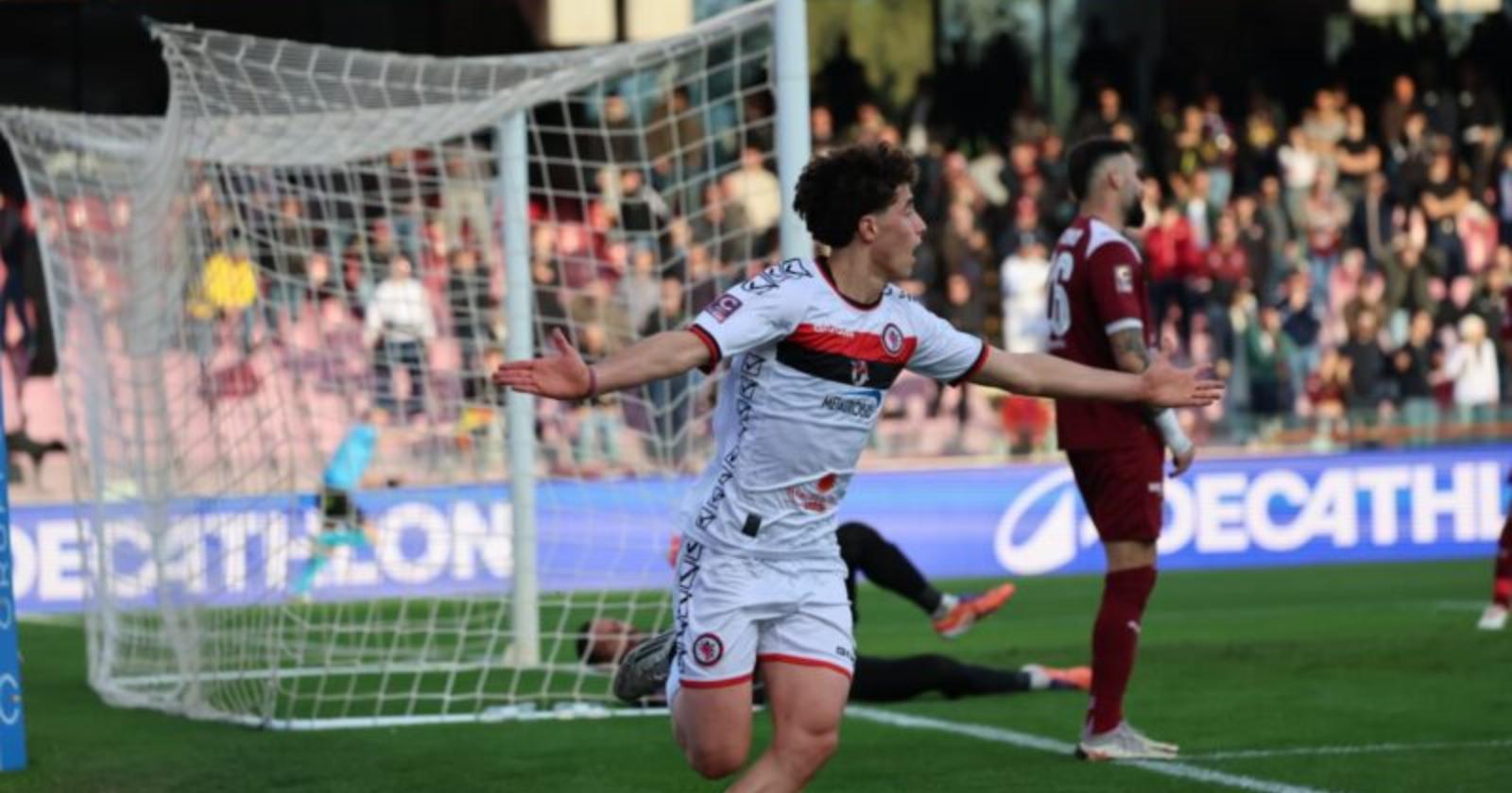 Il Foggia sa essere forte con i forti: sfida la Salerninata  a testa alta e pure il cervellotico direttore di gara