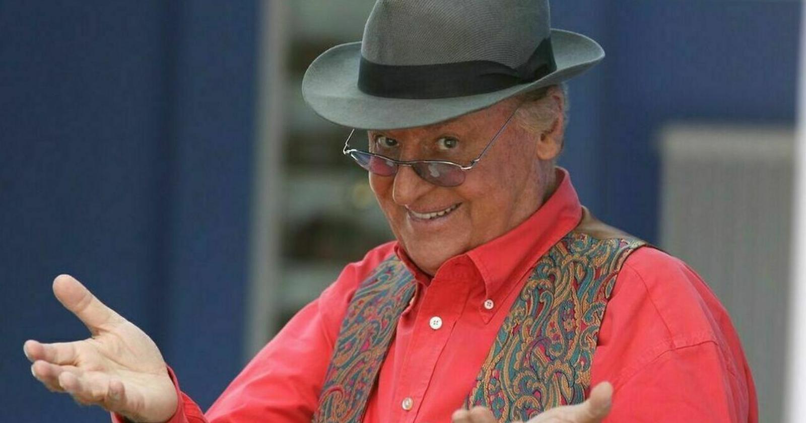 'Mettetevi comodi", parla Renzo Arbore