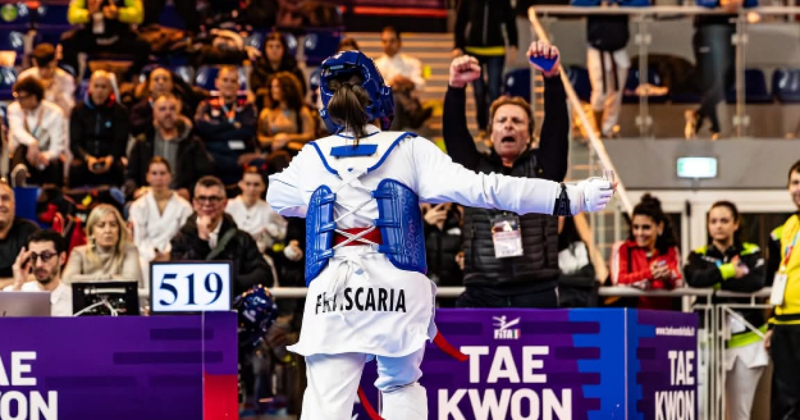 Ancora una ragazza d'oro per Smiraglia: Sabrina Frascaria &egrave; campionessa italiana di Taekwondo