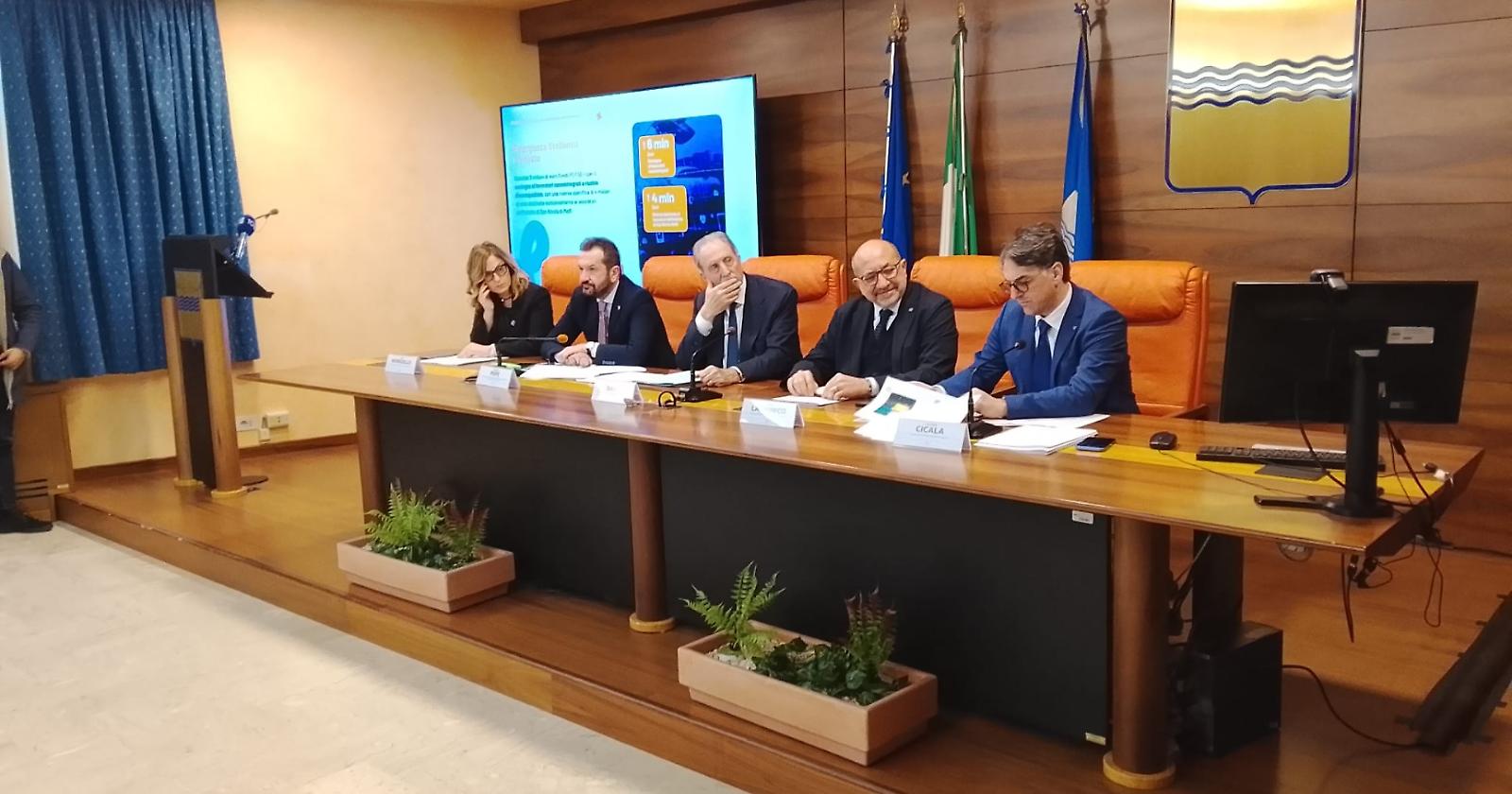 A Potenza la conferenza stampa di finne anno, Bardi rivendica risultati e obiettivi raggiunti